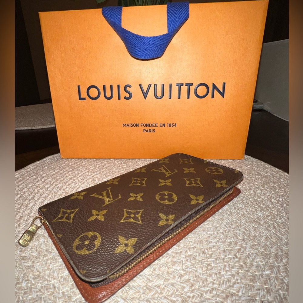Louis Vuitton Monogram Zip Around Wallet